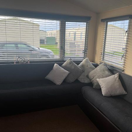 Lisa And Laddy Caravan Hire Meliden Экстерьер фото